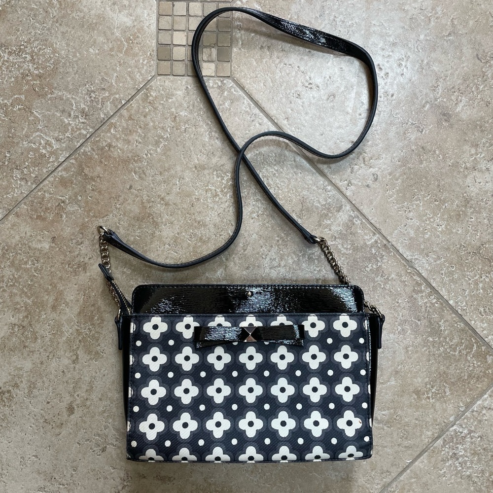 KATE SPADE black and white flower bag